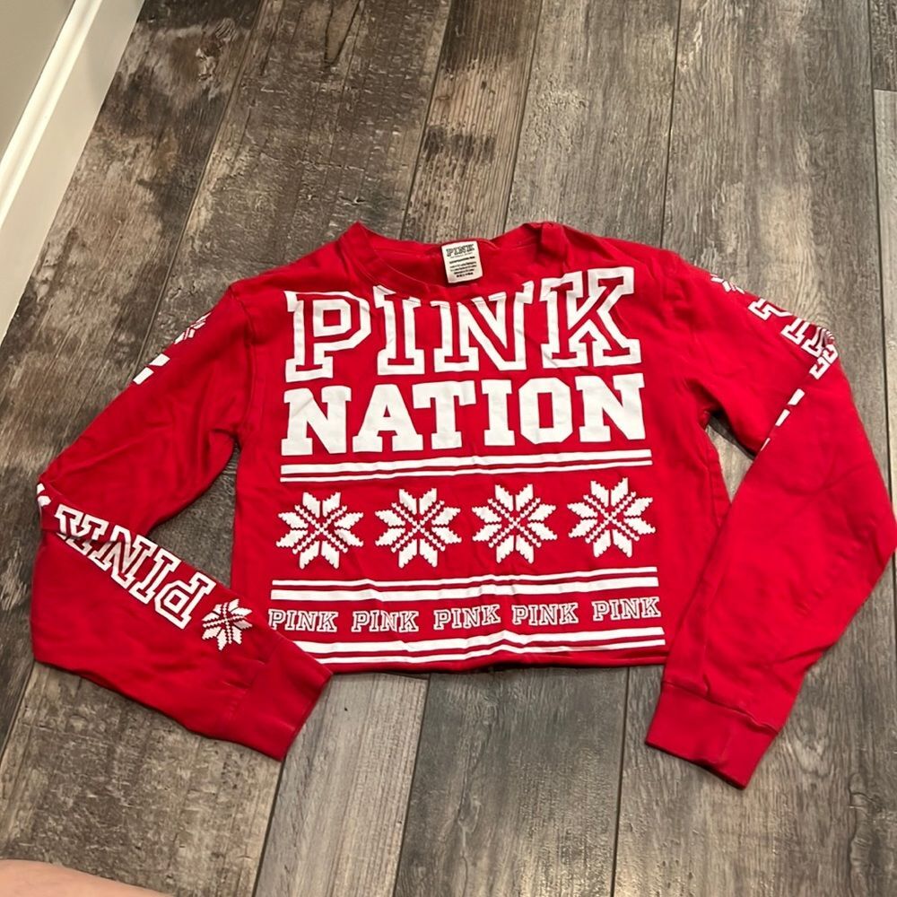 VS Pink Red long sleeved crop top with Winter Theme Size XS
